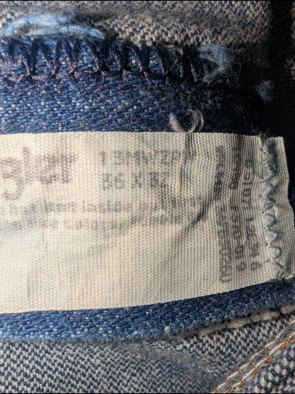 Wrangler Men's Dark Blue Relaxed Fit Jeans - Picture 3 of 3